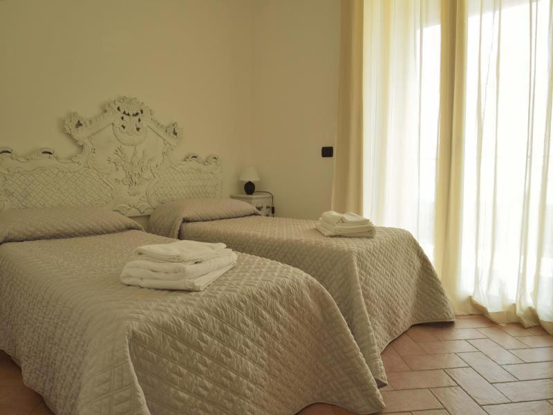 Residence Karina Moniga del Garda Phòng bức ảnh